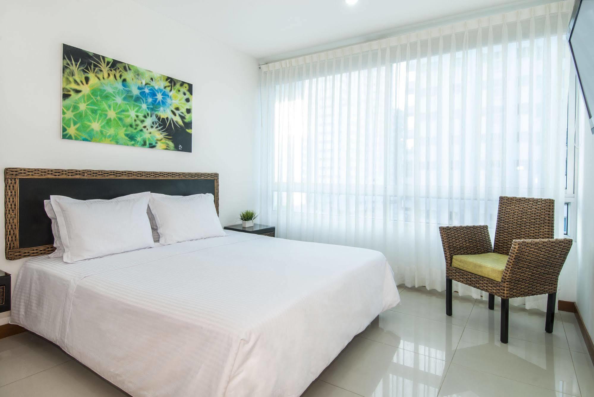 Travelers Orange 3*