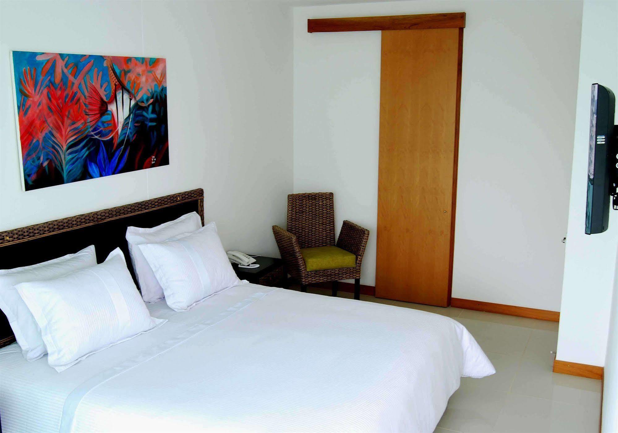 Travelers Orange Apartahotel