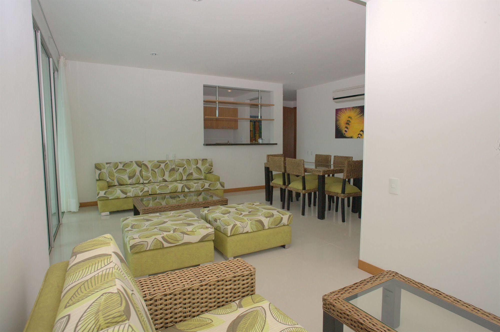 Travelers Orange 3*